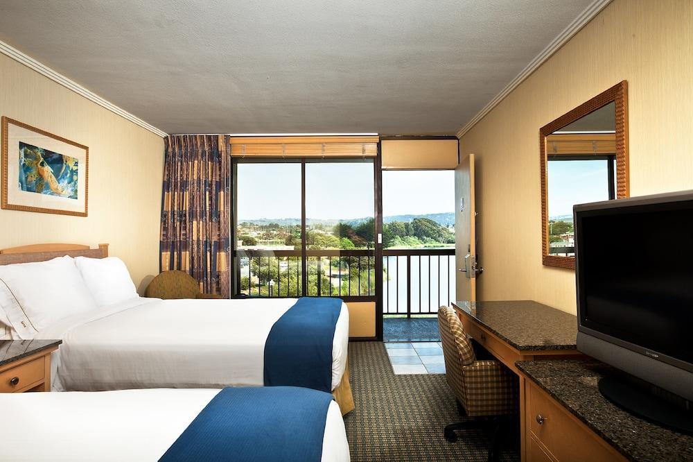 Holiday Inn Express At Monterey Bay By Ihg Seaside Buitenkant foto
