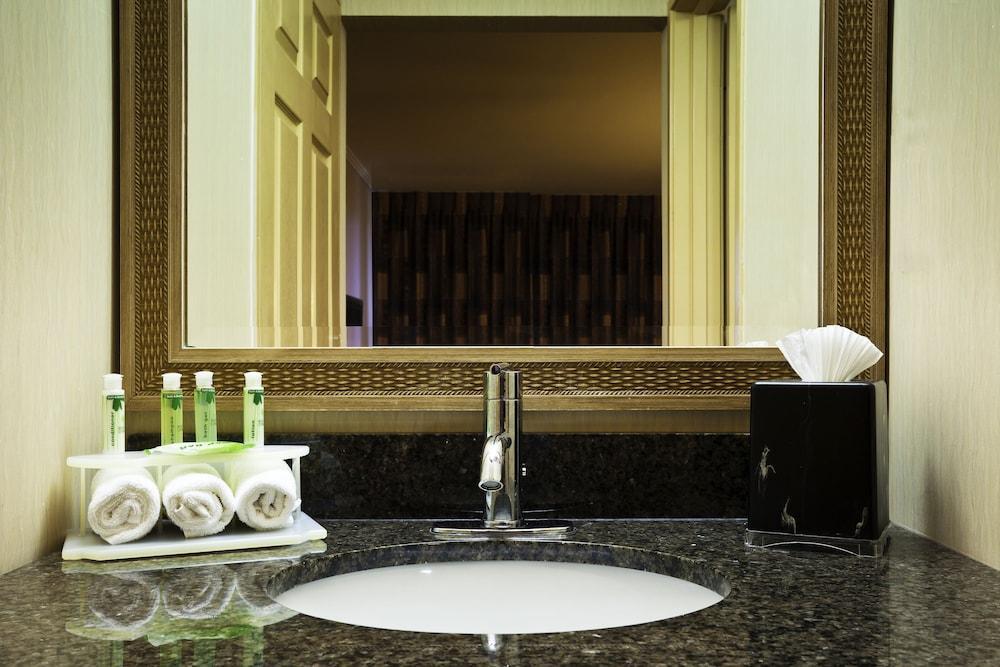 Holiday Inn Express At Monterey Bay By Ihg Seaside Buitenkant foto