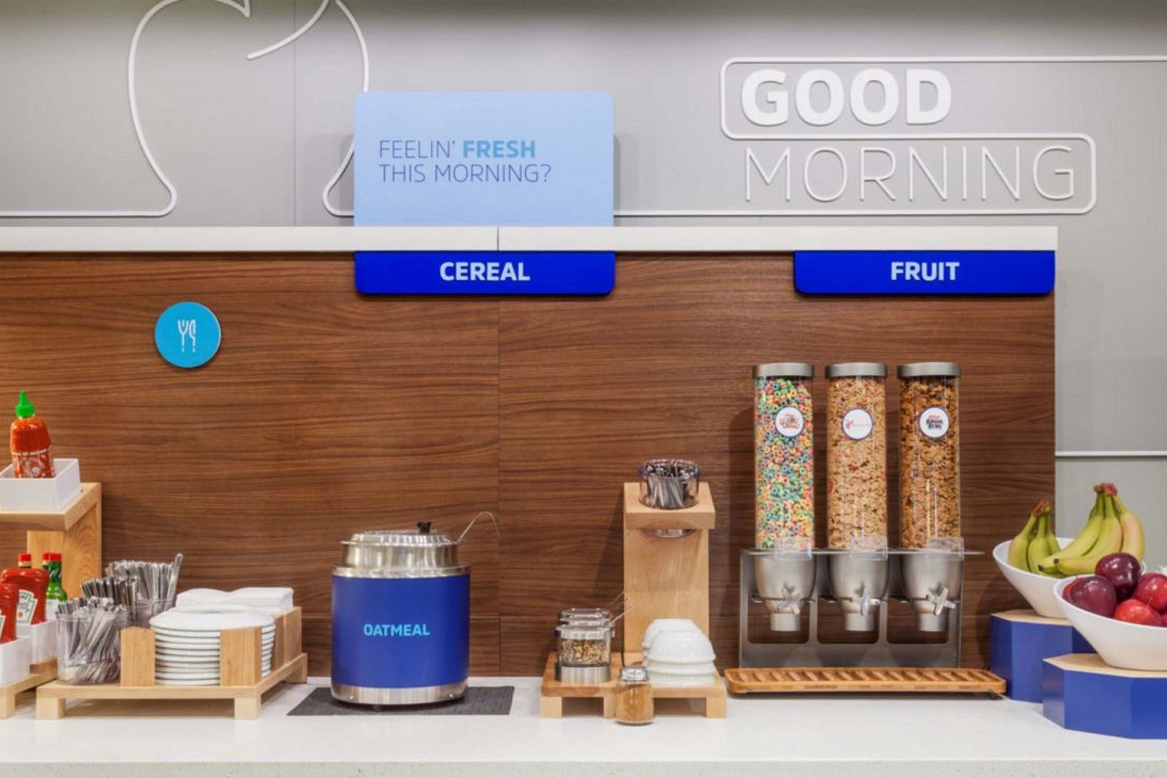 Holiday Inn Express At Monterey Bay By Ihg Seaside Buitenkant foto