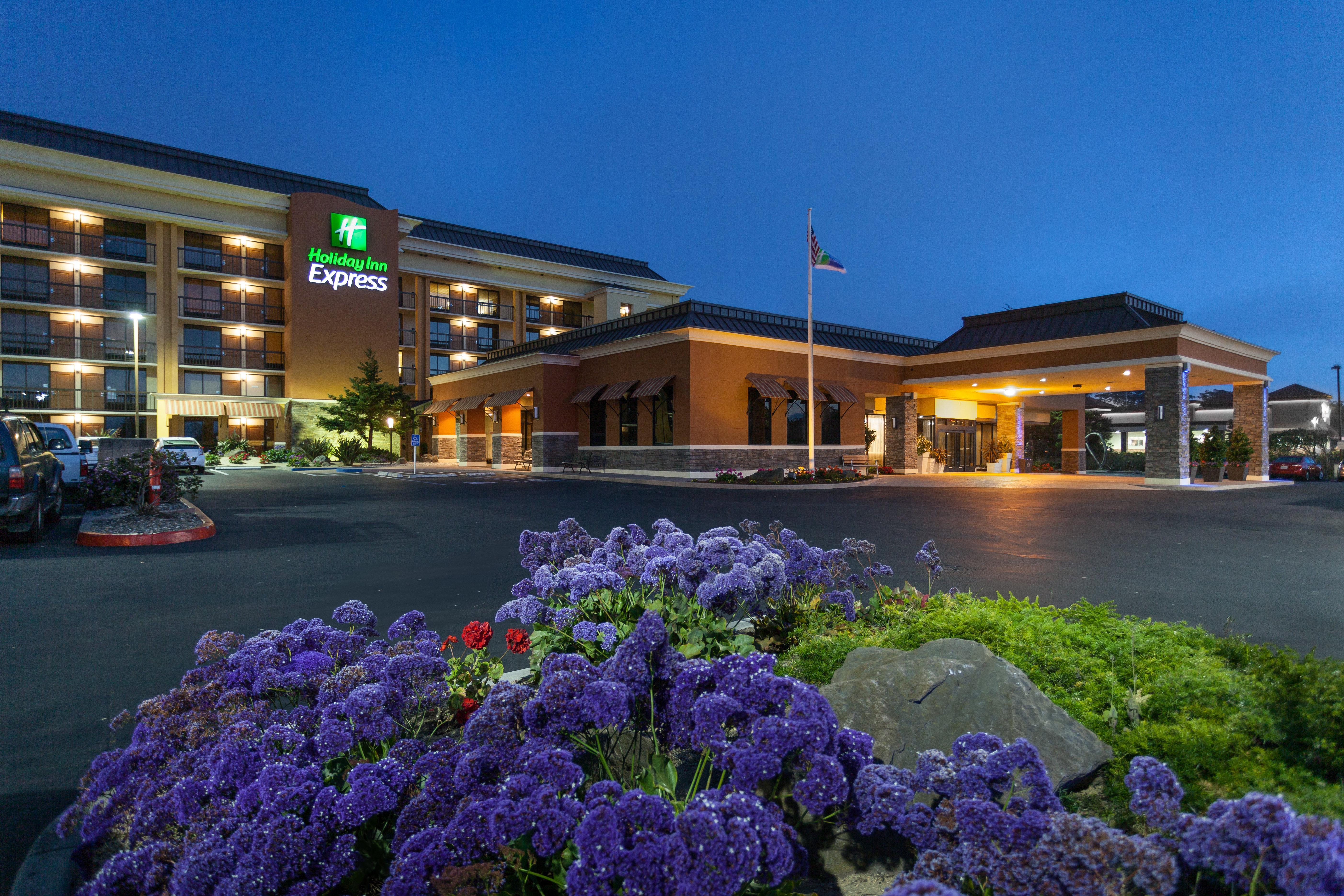 Holiday Inn Express At Monterey Bay By Ihg Seaside Buitenkant foto